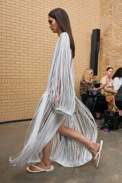 Look 80